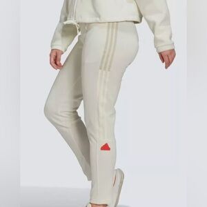 *NWT* Adidas Women's Regular Fit Elastic Waist Zip Pockets Tricot Pants Size: S